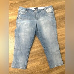 Democracy “Ab Solution “ Women’s Jeans 22W Light Wash Cropped waistband Casual